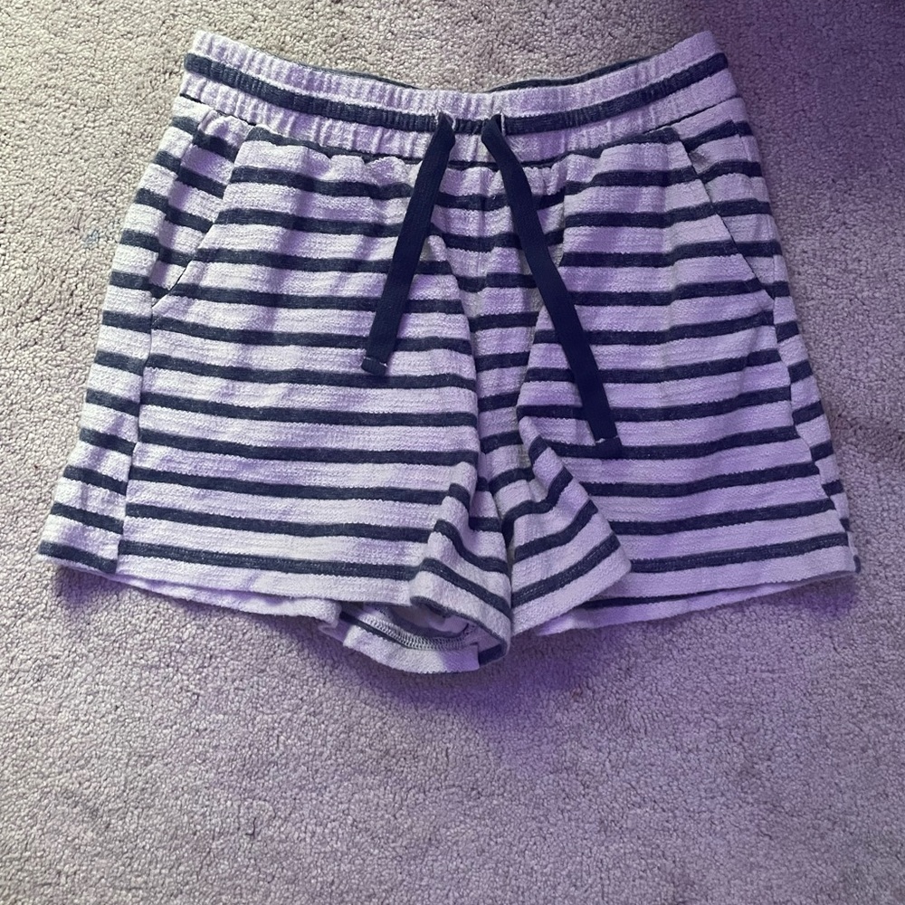Women’s Old Navy Small Navy Striped Bermuda Shorts